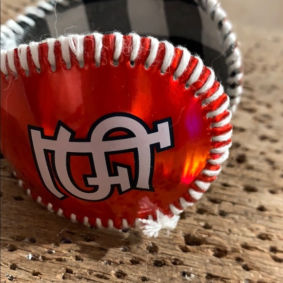 Yadier Molina Baseball Cuff Bracelet - Picture 2 of 2